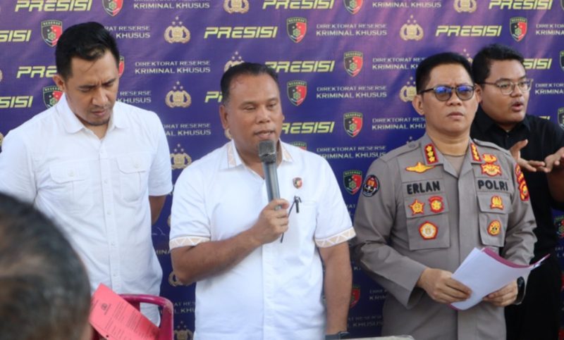 Ist/ Polda Jambi saat memberikan Keterangan Pers kasus penyalahgunaan Gas LPG Subsidi di Mapolda Jambi
