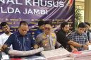 Ditreskrimsus Polda Jambi Gelar Konpers Penangkapan Tiga Tersangka Pembobol Bank Jambi